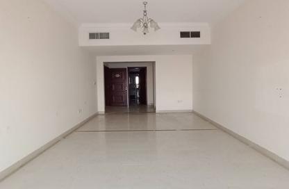 Apartment - 3 - 5 for rent in Al Majaz 1 - Al Majaz - Sharjah