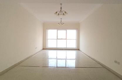 Apartment - 3 - 5 for rent in Al Majaz 1 - Al Majaz - Sharjah