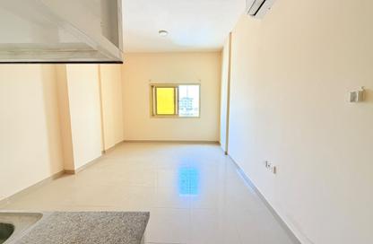 Apartment - Studio - 1 for rent in Fire Station Road - Muwaileh - Sharjah Apartment - Studio - 1 for rent in Fire Station Road - Muwaileh - Sharjah