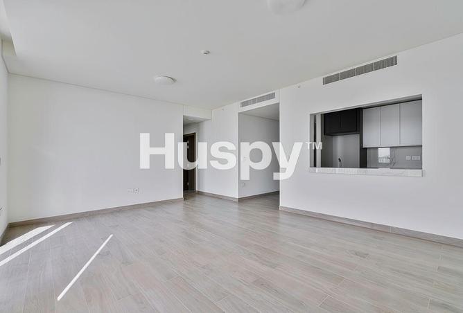Unfurnished | Vacant | Low Floor