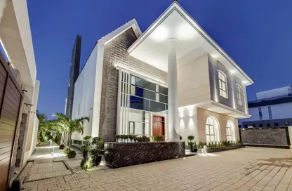 Villa - 6 Bedrooms - 7 Bathrooms for rent in Al Quoz 2 - Al Quoz - Dubai