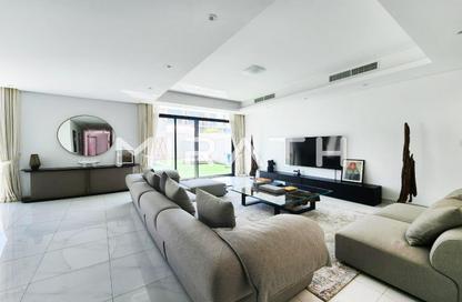 Villa - 5 Bedrooms - 6 Bathrooms for rent in Jumeirah 2 Villas - Jumeirah 2 - Jumeirah - Dubai
