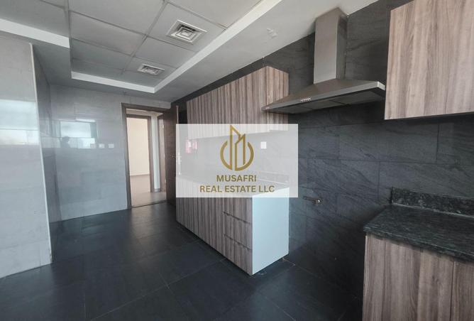 94030158 - Property Image 2
