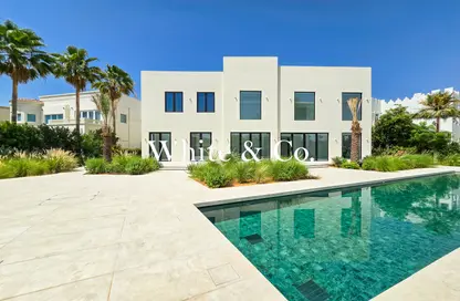 Villa - 4 Bedrooms - 5 Bathrooms for sale in Jumeirah Heights - Jumeirah Islands - Dubai