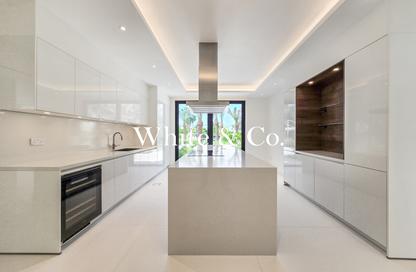 Villa - 4 Bedrooms - 5 Bathrooms for sale in Jumeirah Heights - Jumeirah Islands - Dubai