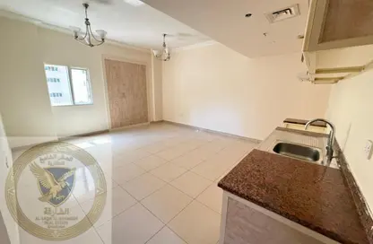 Apartment - 1 Bathroom for rent in Al Nada Tower - Al Nahda - Sharjah