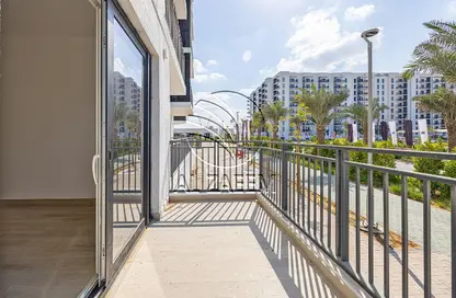 Apartment - Studio - 1 Bathroom for rent in Waters Edge - Yas Island - Abu Dhabi