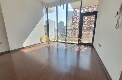 شقة - غرفة نوم - 2 حمامات للايجار في مسكن ناشيونال بوندس - منطقة 15 - قرية جميرا الدائرية - دبي