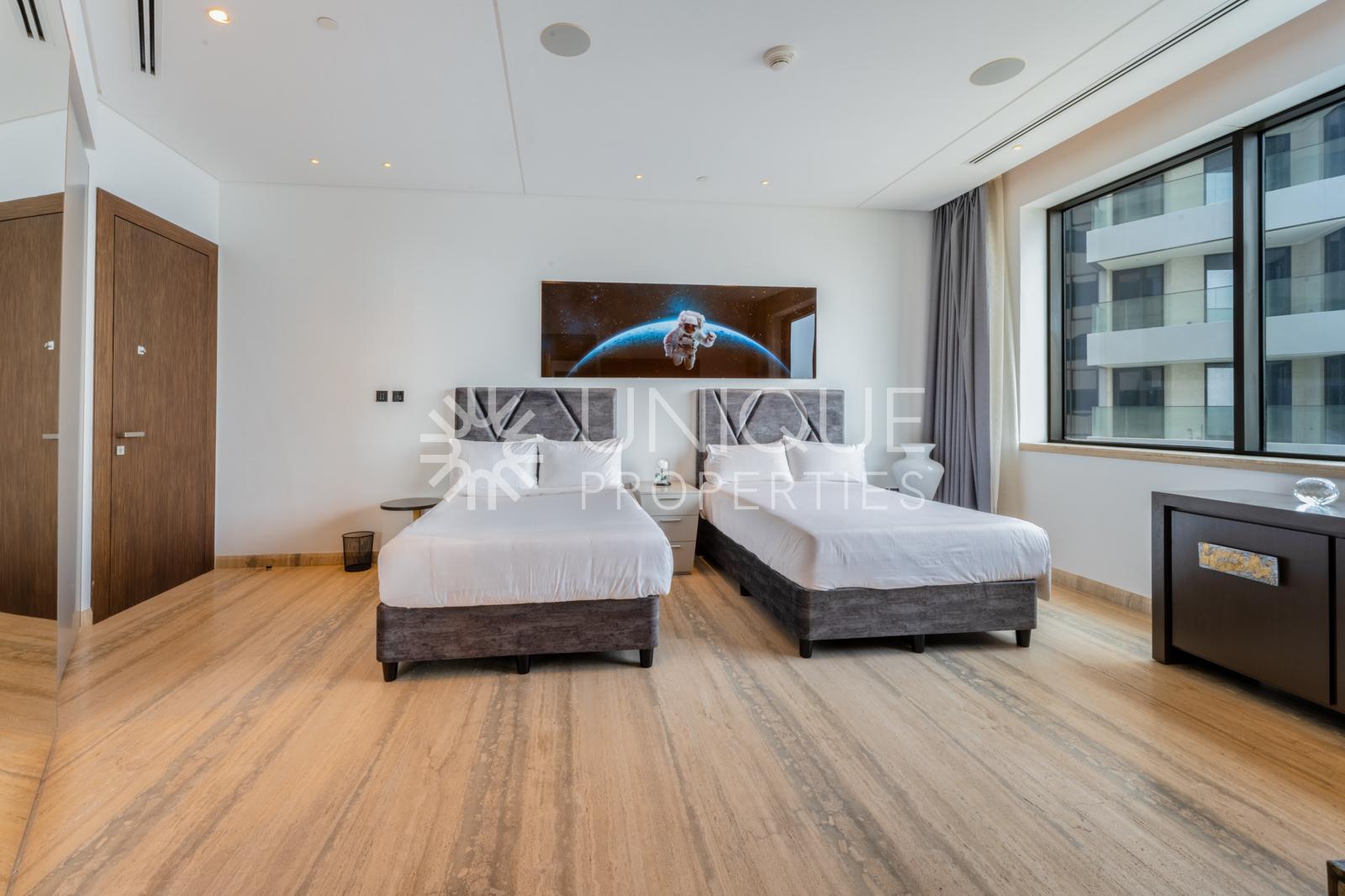 3 Bedrooms I Burj Khalifa View I Half Floor