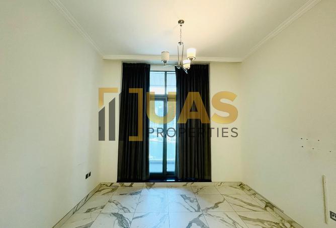 2 BR Apartment with Canal View | Prime Location photo 2