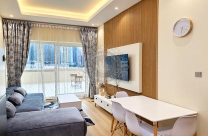 Apartment - 1 - 1 for rent in Mayfair Residency - Business Bay - Dubai