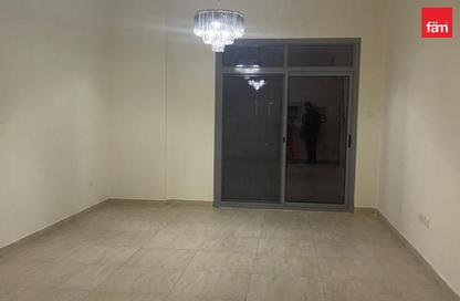شقة - غرفة نوم - 2 حمامات للبيع في ياسمين - الفرجان - دبي