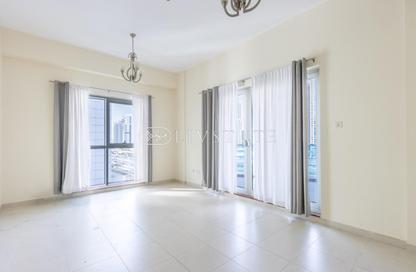 Apartment - 1 Bedroom - 1 Bathroom for rent in Cascades Tower - Dubai Marina - Dubai