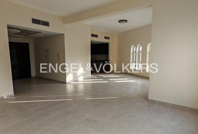 Spacious | Laundry | Multiple options