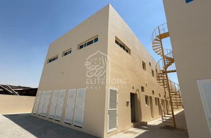 Warehouse - Studio - 7+ for rent in Al Sajaa S - Al Sajaa - Sharjah