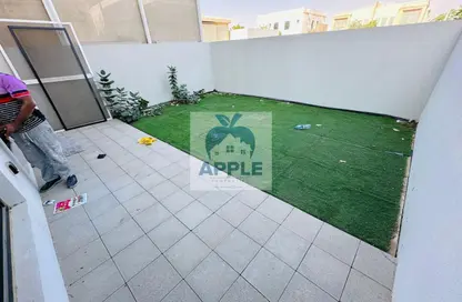 Villa - 2 Bedrooms - 4 Bathrooms for rent in Nasma Residence - Al Tai - Sharjah