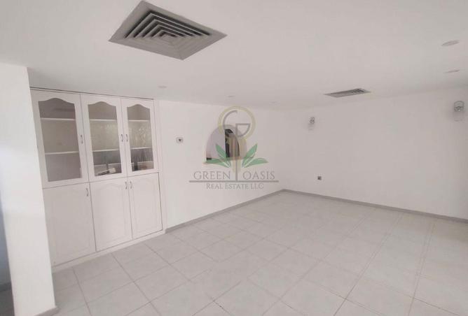 فيلا عائلية | حديقة خاصة | صالة رياضية مشتركة | مسبح