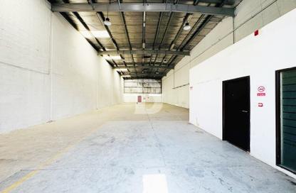 Shop - Studio for rent in Al Quoz 3 - Al Quoz - Dubai