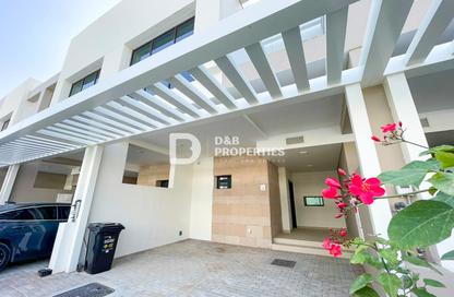 Townhouse - 3 - 3 for rent in Greenwoods - Damac Hills - Dubai Townhouse - 3 - 3 for rent in Greenwoods - Damac Hills - Dubai
