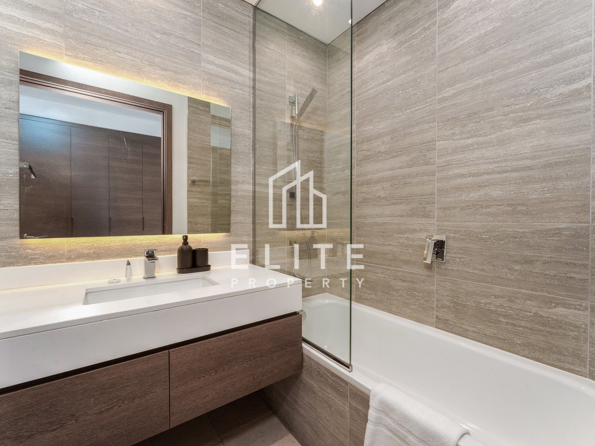 Luxury Waterfront 1BR | With direct Pool Access