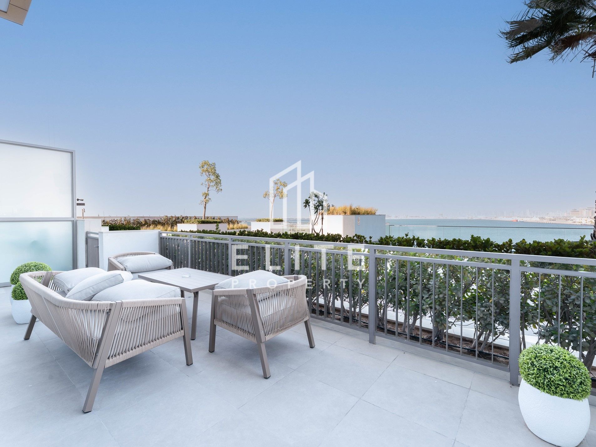 Luxury Waterfront 1BR | With direct Pool Access
