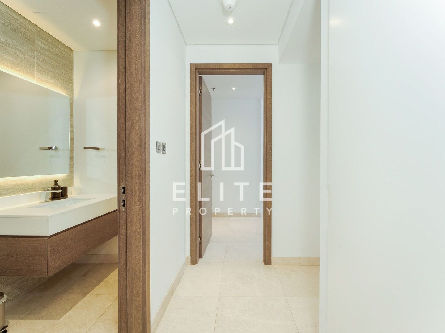 Luxury Waterfront 1BR | With direct Pool Access