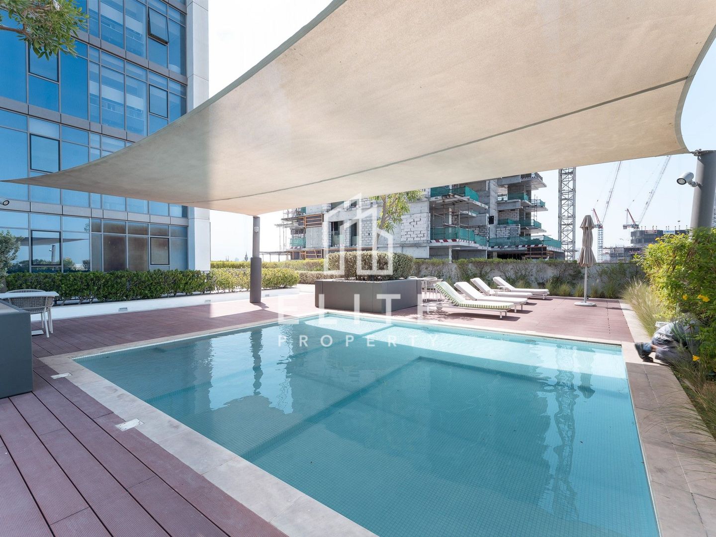 Luxury Waterfront 1BR | With direct Pool Access
