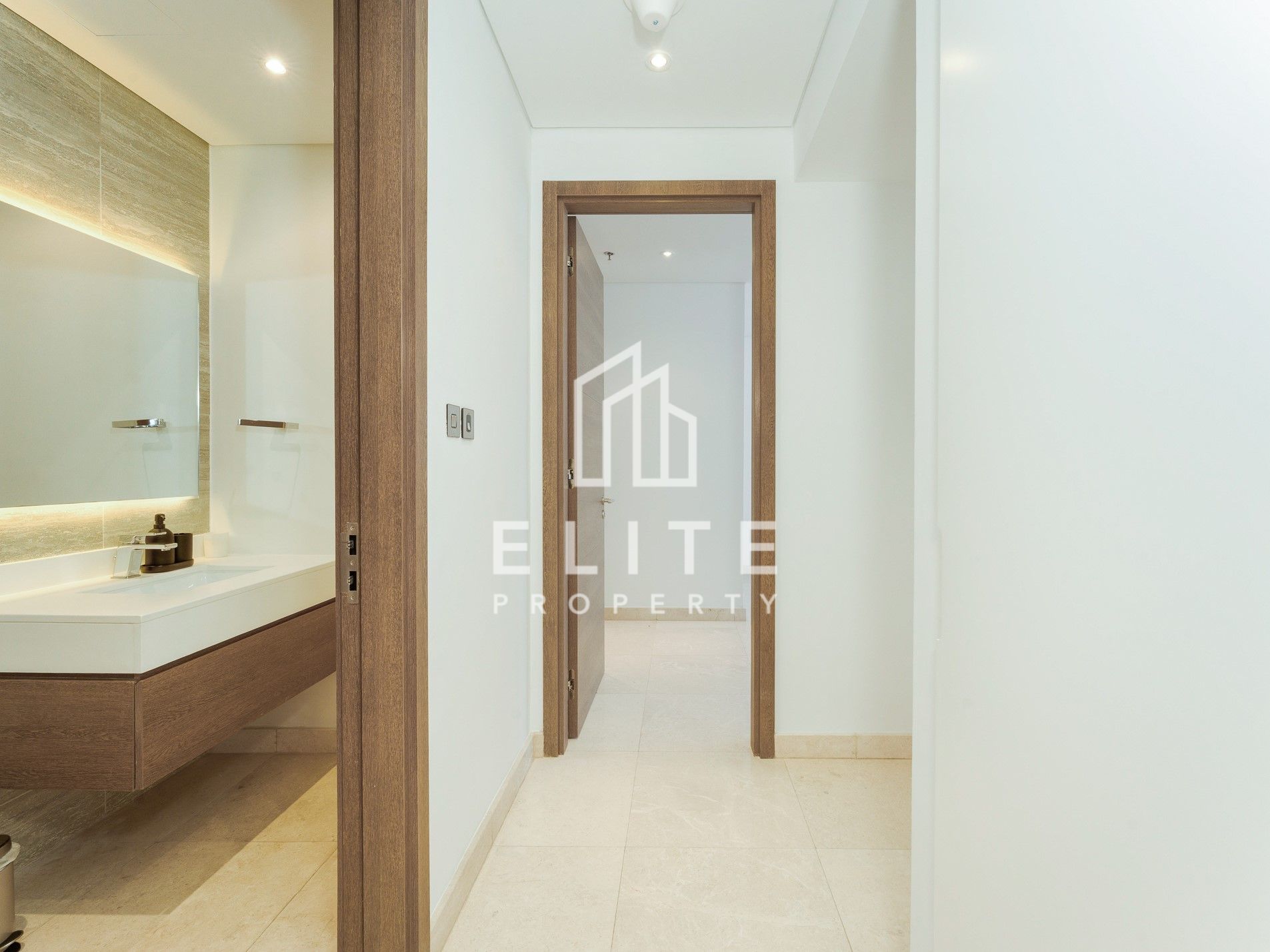 Luxury Waterfront 1BR | With direct Pool Access