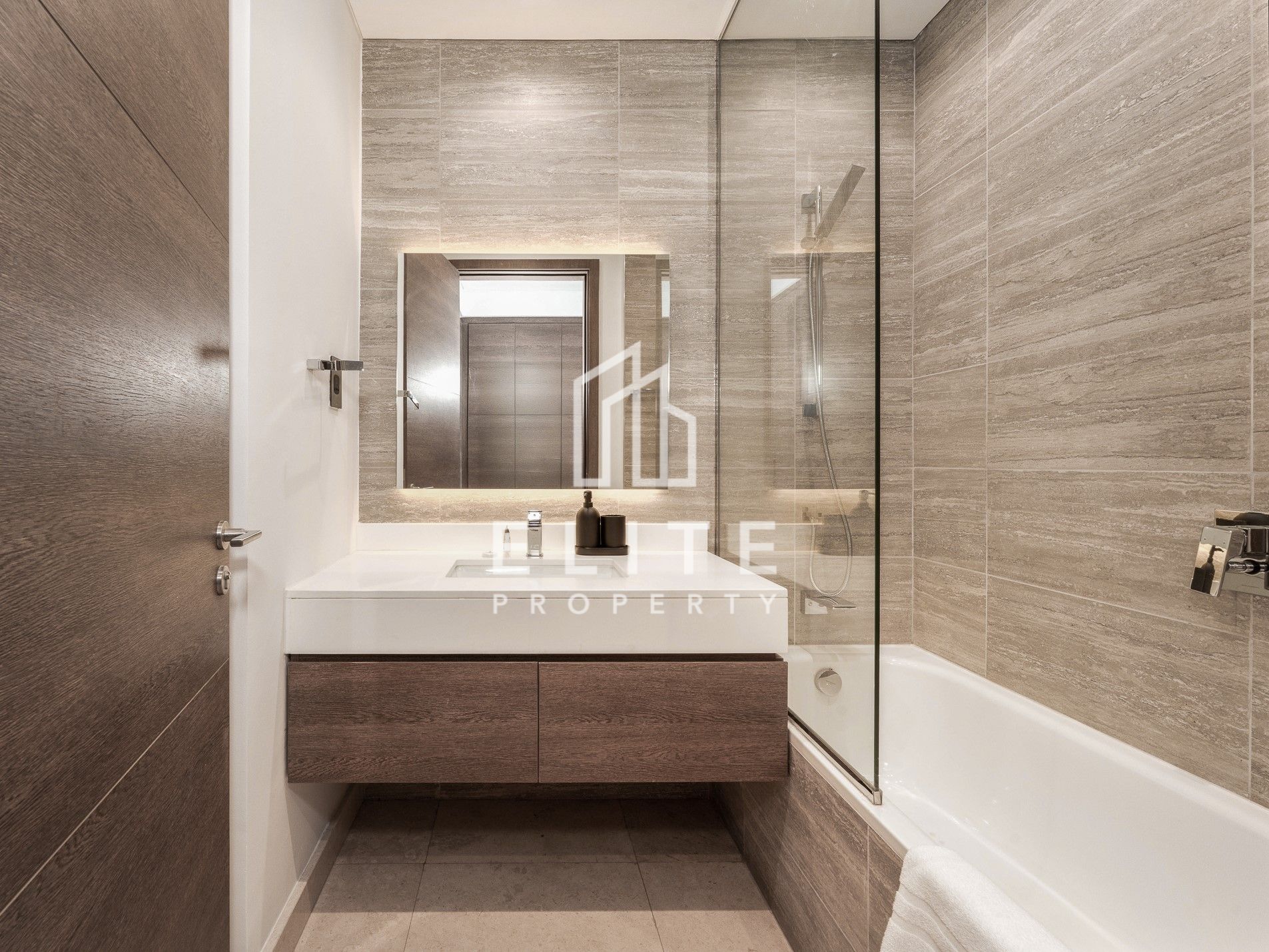 Luxury Waterfront 1BR | With direct Pool Access