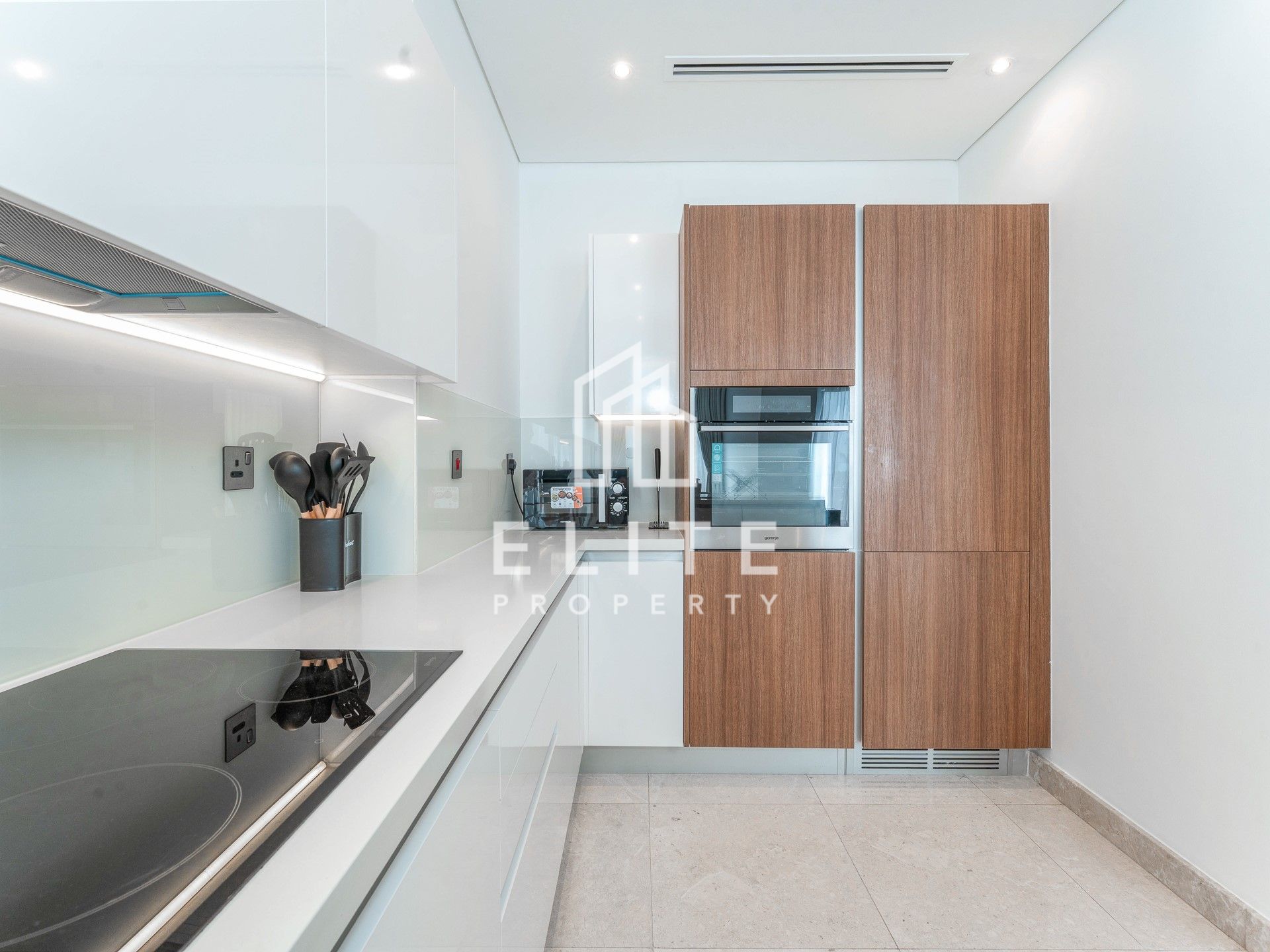 Luxury Waterfront 1BR | With direct Pool Access