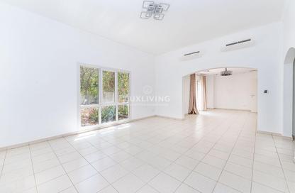 Villa - 4 Bedrooms - 5 Bathrooms for sale in Meadows 9 - Meadows - Dubai