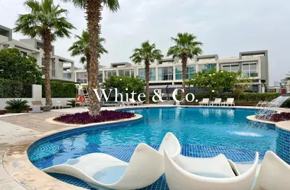 Villa - 4 Bedrooms - 4 Bathrooms for rent in District 7 - Jumeirah Park - Dubai