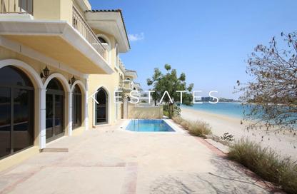 Villa - 5 Bedrooms - 6 Bathrooms for rent in Garden Homes Frond B - Garden Homes - Palm Jumeirah - Dubai