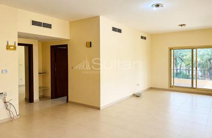 Apartment - 1 Bedroom - 2 Bathrooms for rent in Golf Apartments - Al Hamra Village - Ras Al Khaimah