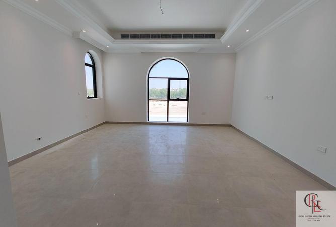 135644053 - Property Image 2