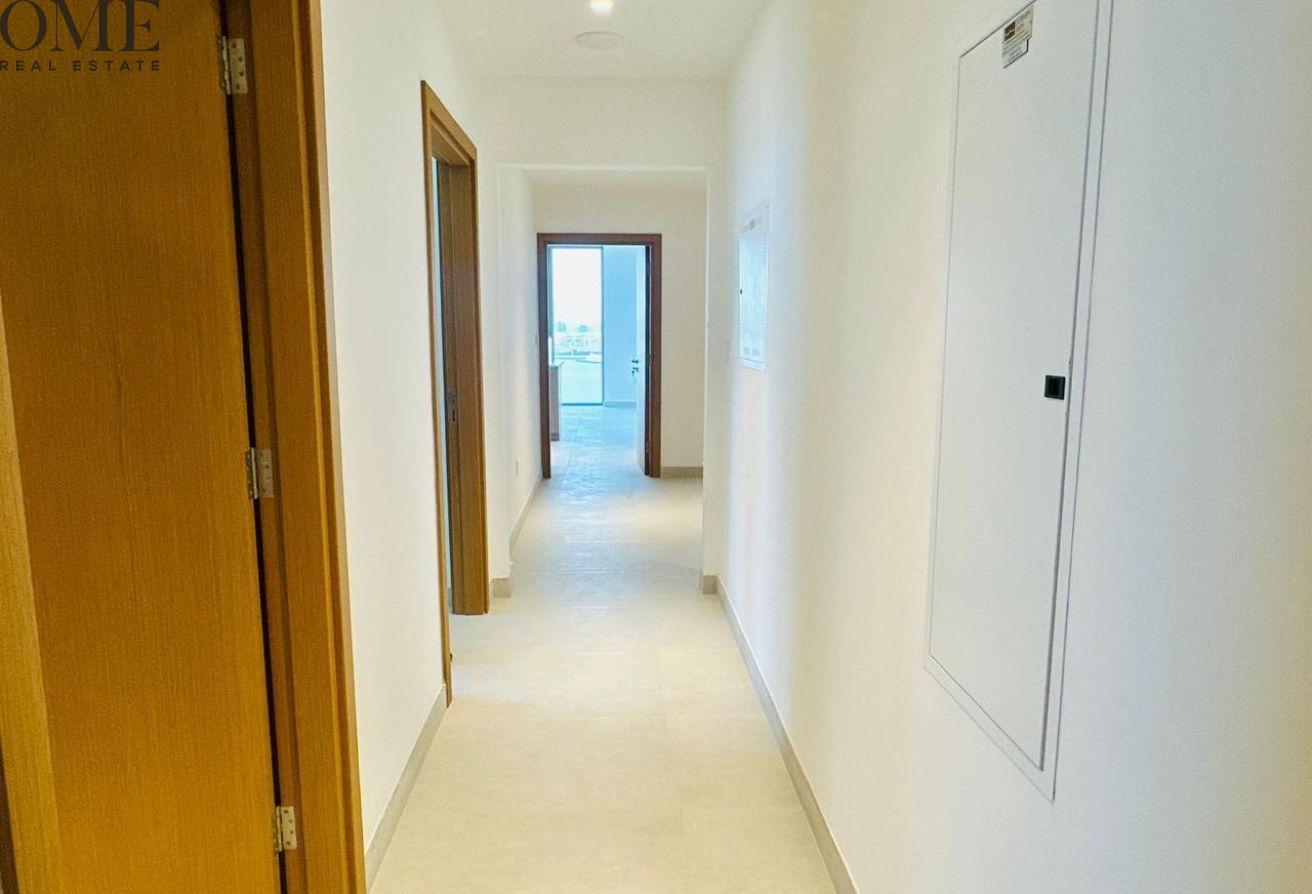 Description Brand New | Sea View | Smart Home photo 5