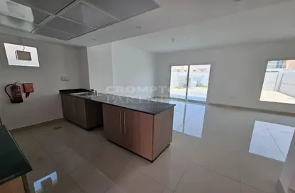 Townhouse - 2 Bedrooms - 3 Bathrooms for sale in Manazel Al Reef 2 - Al Samha - Abu Dhabi