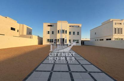 Villa - 4 Bedrooms - 6 Bathrooms for rent in Al Aweer 1 - Al Aweer - Dubai