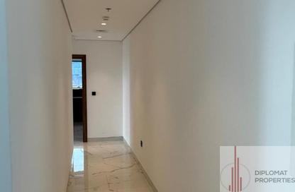 Apartment - 1 Bedroom - 2 Bathrooms for rent in Royal Regency - Business Bay - Dubai Apartment - 1 Bedroom - 2 Bathrooms for rent in Royal Regency - Business Bay - Dubai