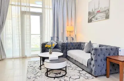 شقة - غرفة نوم - 2 حمامات للبيع في عزيزي ستار - الفرجان - دبي