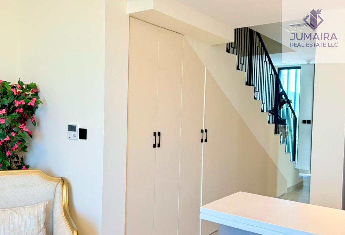 Luxury Furnished Canal-Facing Villa BEACH POOL GYM