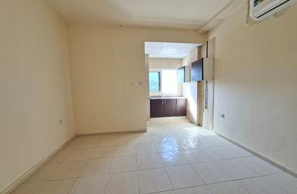 Apartment - Studio - 1 for rent in Muwailih Building - Muwaileh - Sharjah