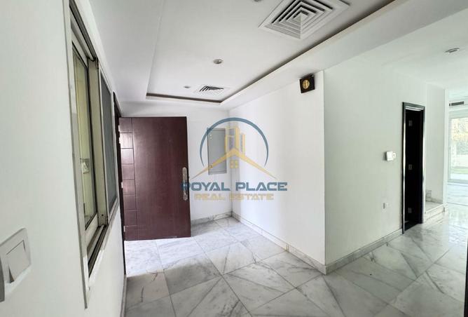 91823555 - Property Image 3