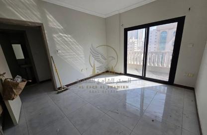 Apartment - 1 - 2 for rent in Al Qulaya'ah - Al Sharq - Sharjah Apartment - 1 - 2 for rent in Al Qulaya'ah - Al Sharq - Sharjah