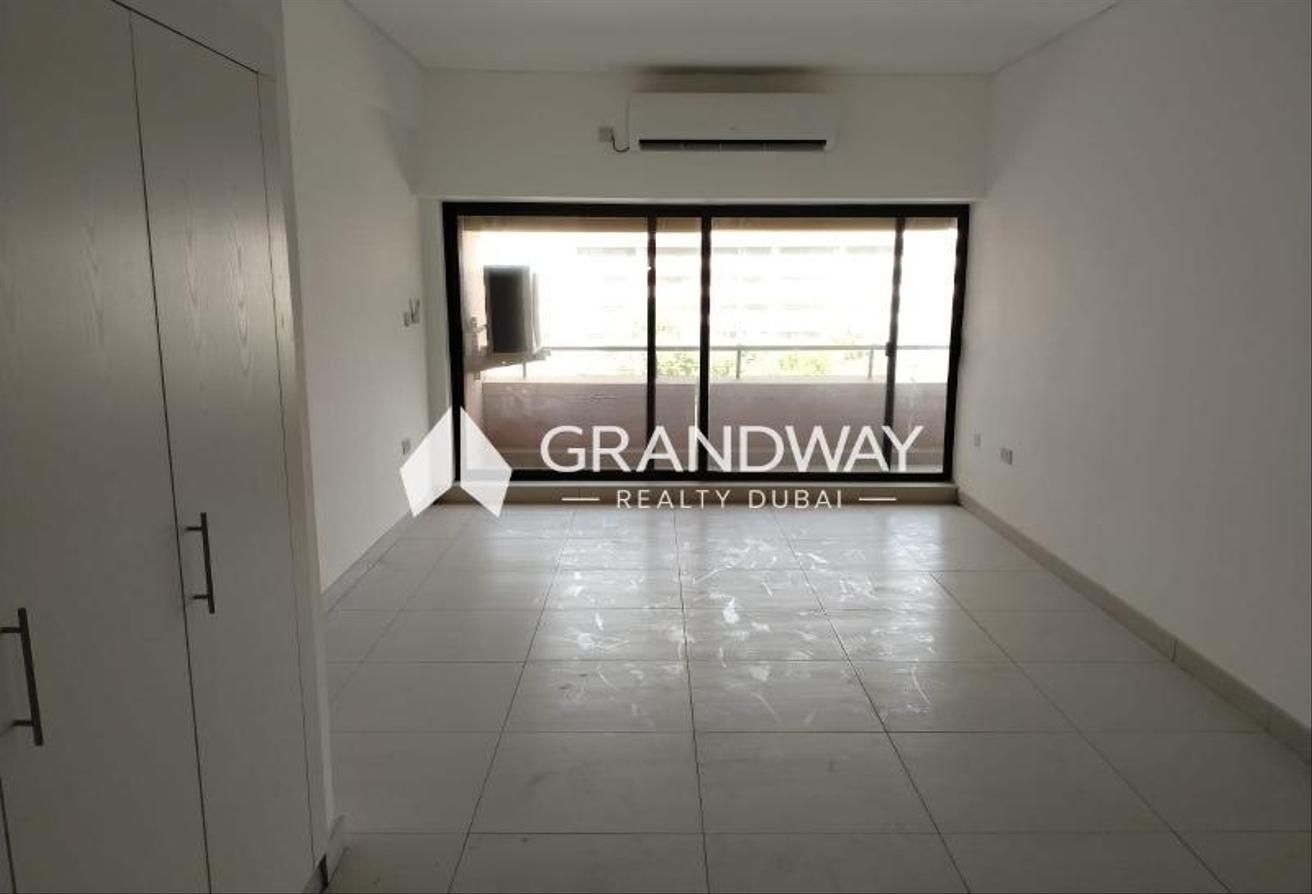 Elegant Residence| Large Layout | Central Location photo 19