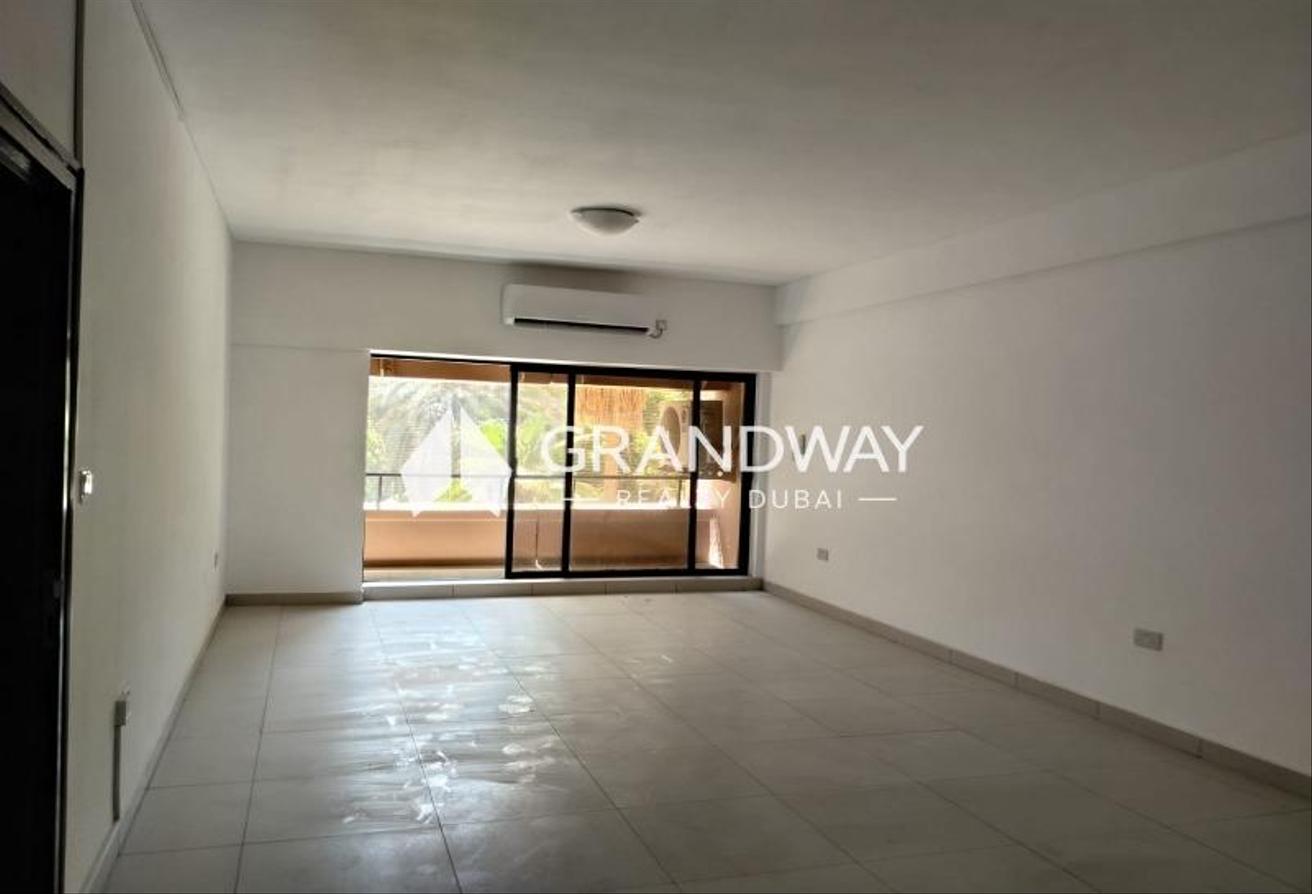 Elegant Residence| Large Layout | Central Location photo 3
