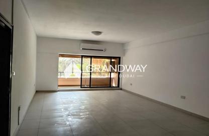 Apartment - 4 - 4 for rent in Zabeel Building - Al Karama - Bur Dubai - Dubai