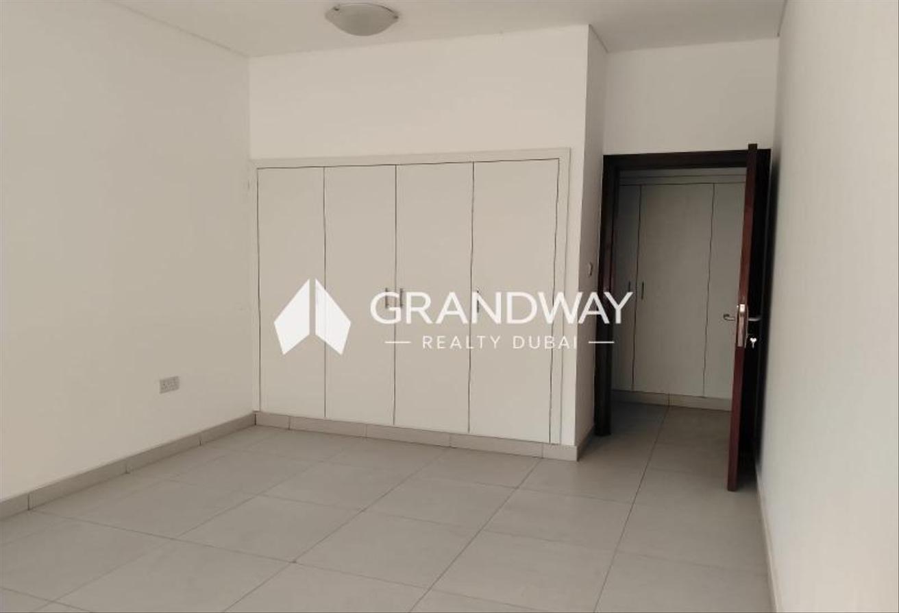 Elegant Residence| Large Layout | Central Location photo 7
