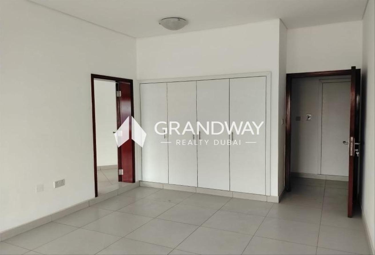 Elegant Residence| Large Layout | Central Location photo 18