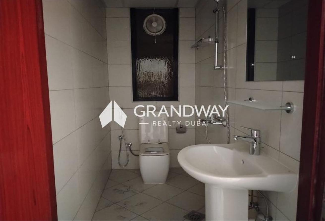 Elegant Residence| Large Layout | Central Location photo 11